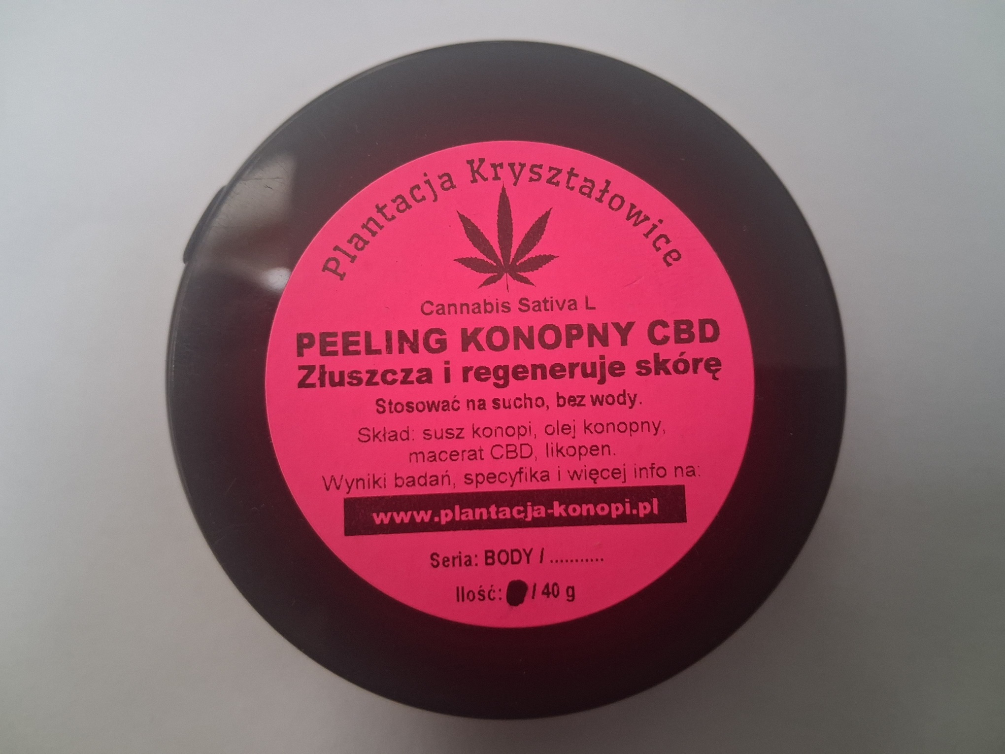 Peeleng konopny do twarzy na sucho